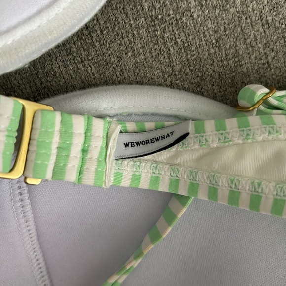 We wore what stripe green bikini! - Picture 5 of 7